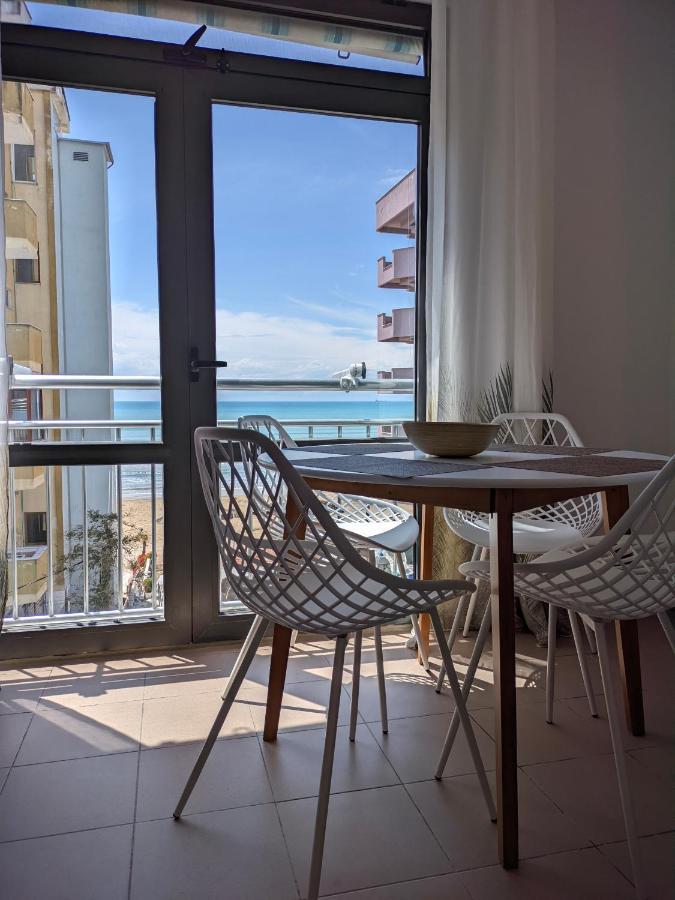 Sea View Apartment *