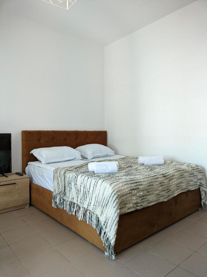 Sea View Apartment *